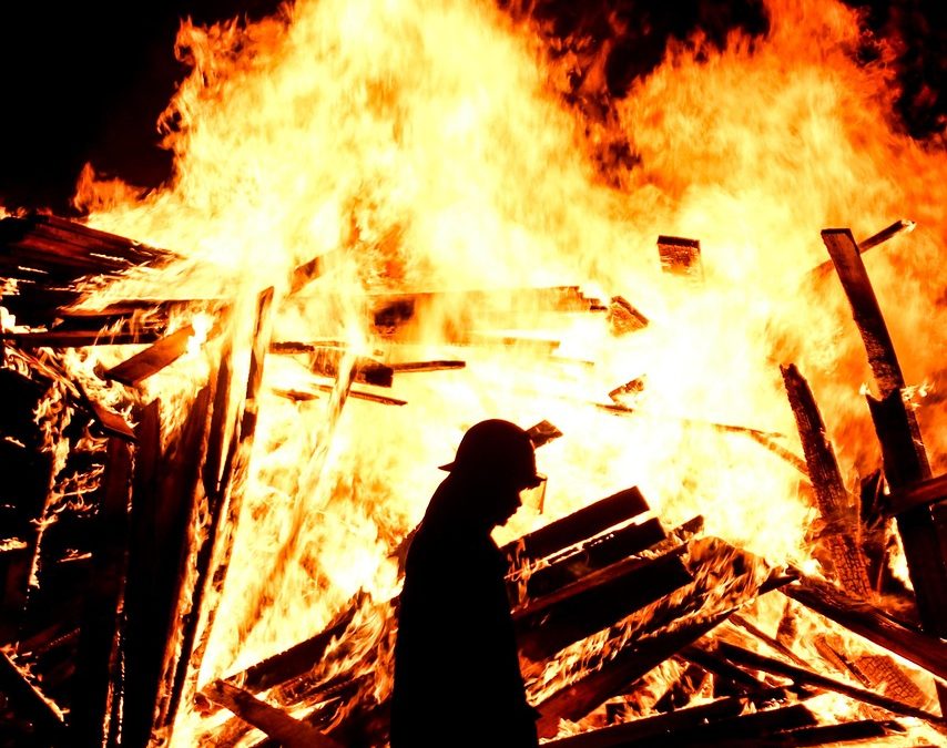 Dinas Damkar Karawang Tanggap Darurat di Hutan Kota