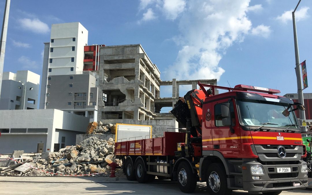 Penyemprotan Disinfektan di Kantor Camat